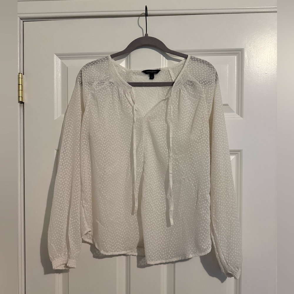 Women’s  White Textured Long-Sleeve Blouse
